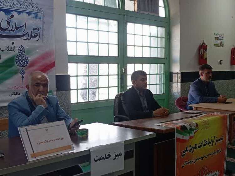 برپایی  میز خدمت شبکه دامپزشکی در  نماز جمعه  نهبندان 