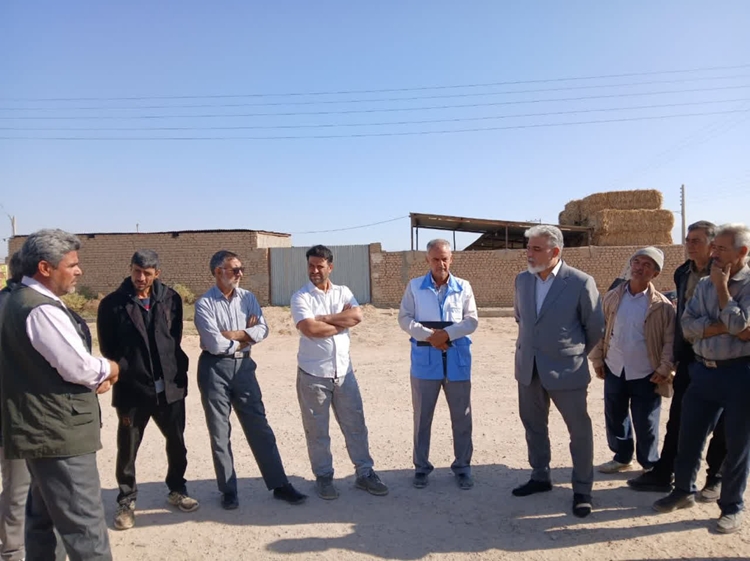 برگزاری کلاس آموزشی ویژه دامداران مجتمع گاوداری دشتغران شهرستان طبس با موضوع تب برفکی