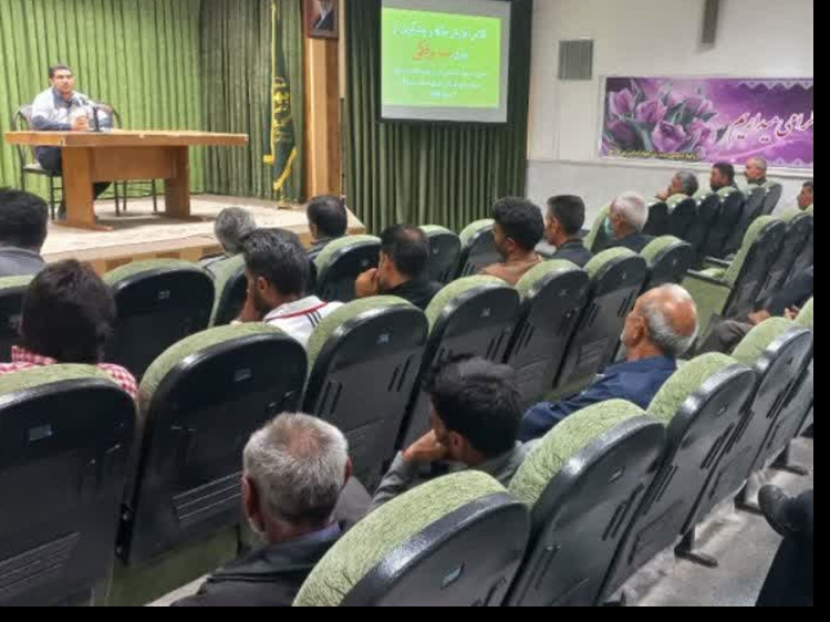 برگزاری سلسله جلسات آموزش بیماری های دامی با محوریت بیماری تب برفکی 