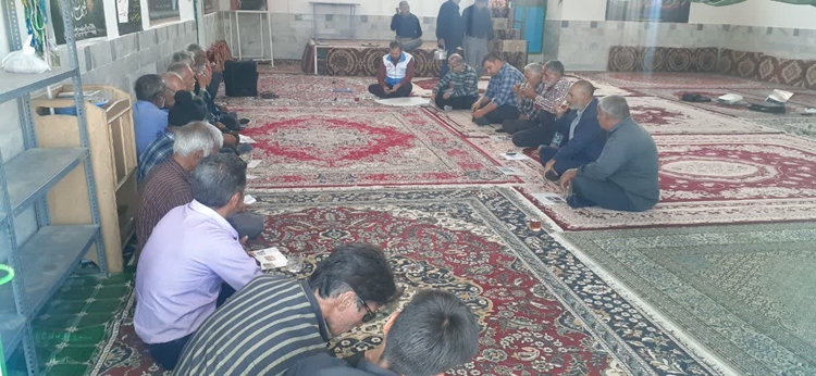 کلاس آموزشی در روستای خسرو آباد شهرستان درمیان 